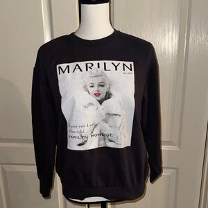 H&M - Marilyn Monroe Sweater - Size Small